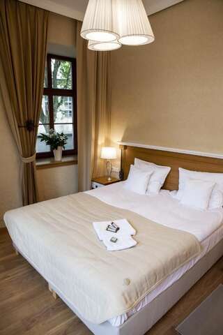 Апарт-отели Hotel Alhambra Лёндек-Здруй Двухместный номер Делюкс с 1 кроватью или 2 отдельными кроватями-2